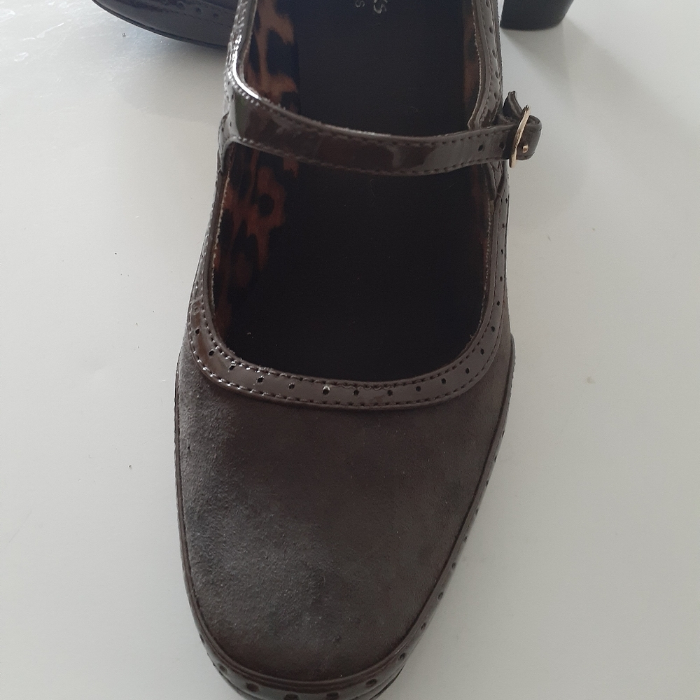 Womens Clark's Shoes Size 11M